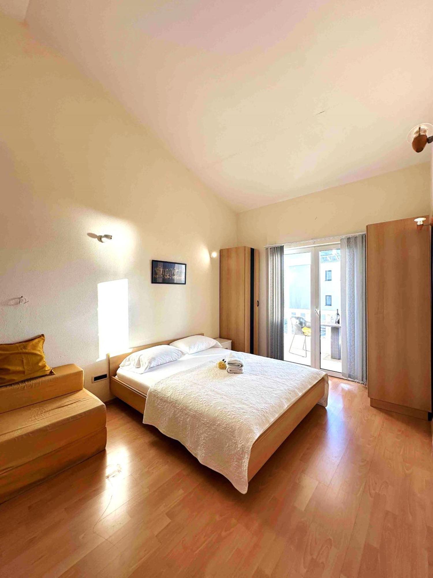 Studio Apartment Brela Pokoj fotografie