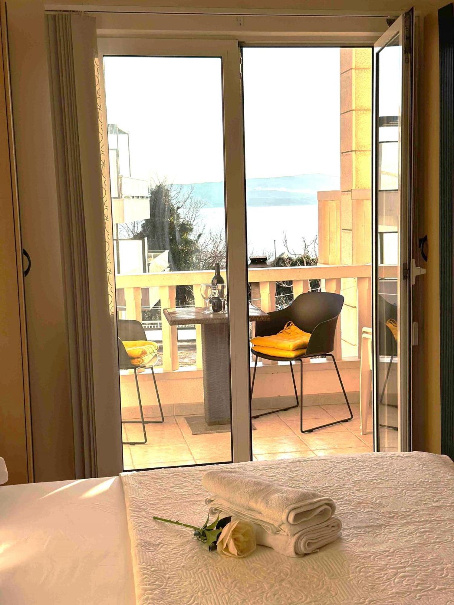 Studio Apartment Brela Pokoj fotografie