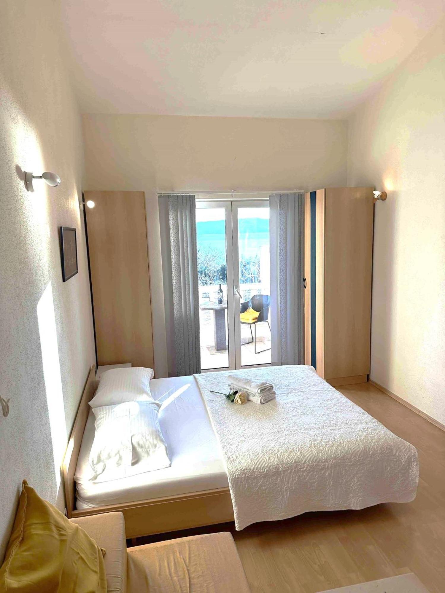 Studio Apartment Brela Pokoj fotografie